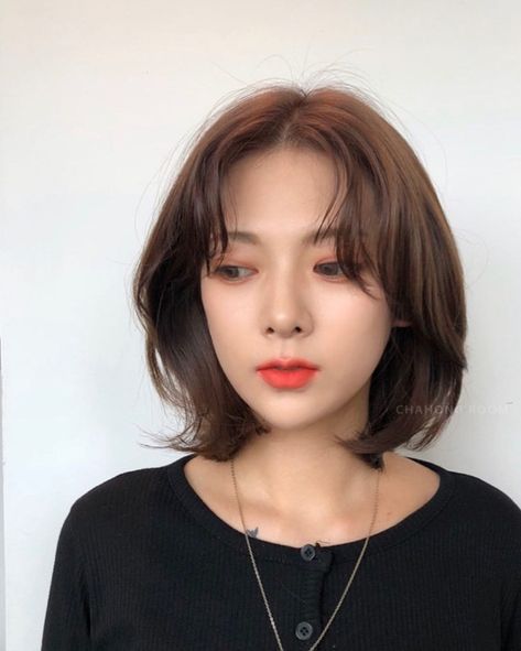 Tóc ngắn lượn sóng 