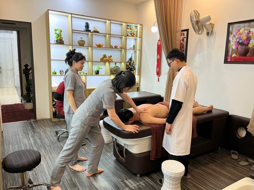  Hoàng Relax - Massage cổ vai gáy